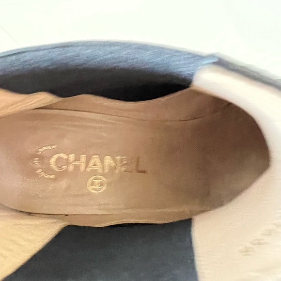 💯 Authentic Chanel Black short boots - Picture 10 of 13